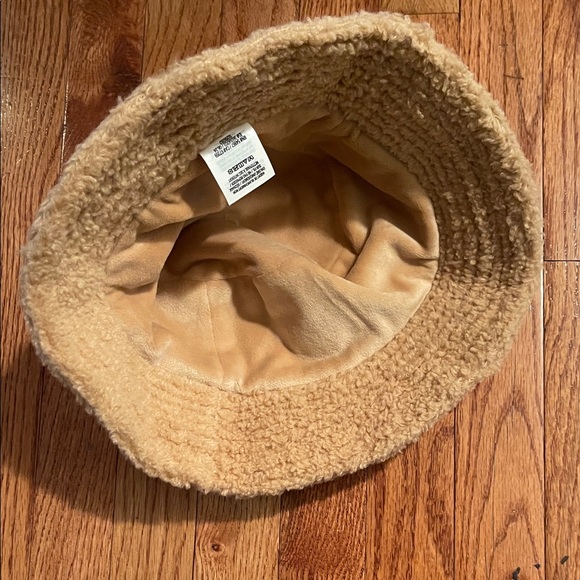 Victoria's Secret Pink Sherpa Bucket Hat - Picture 4 of 5